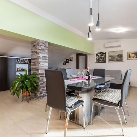 Gorgeous Apartment In Rijeka With Kitchen Exterior foto